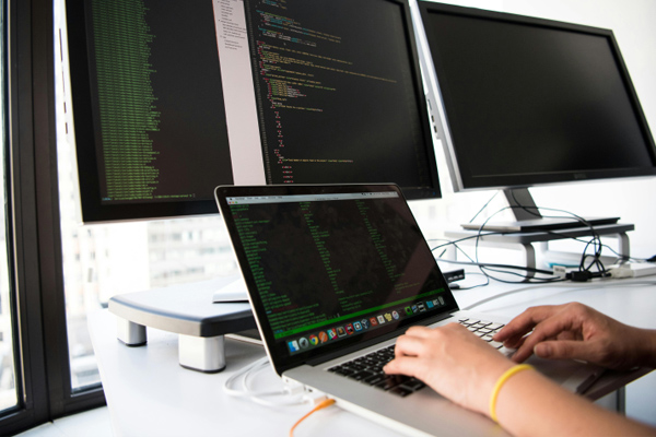 日照一男子凌晨趕海意外發(fā)現(xiàn)3米長江豚擱淺，10多小時(shí)后返回尋找未果，推測其已自行脫困:大理金屬制品廠