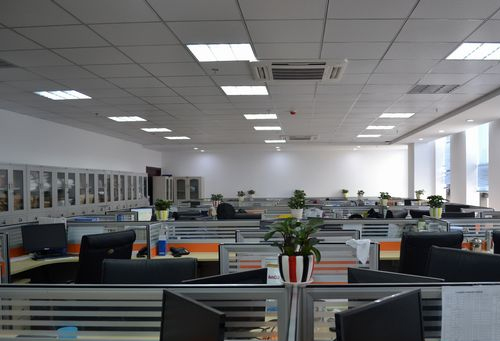 西安一女子騎車購物時蘋果手機失竊，事后遭多人冒充客服套取密碼并惡言辱罵，警方介入調查:和順金屬制品廠